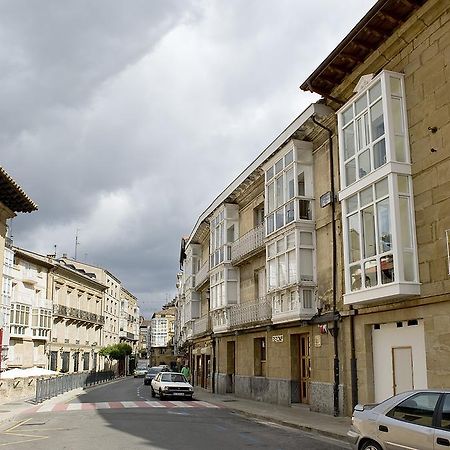 Apartamentos Turisticos Los Zapatos Morados Haro Bagian luar foto