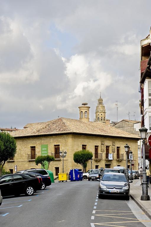 Apartamentos Turisticos Los Zapatos Morados Haro Bagian luar foto