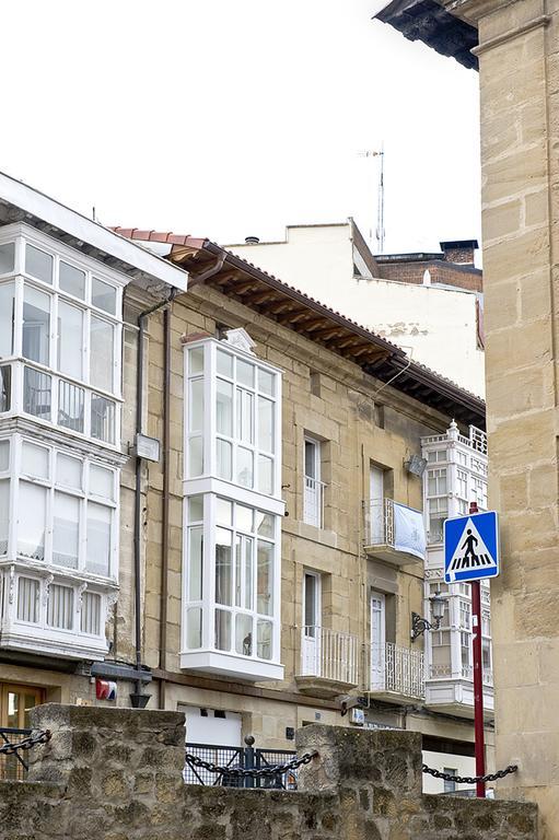 Apartamentos Turisticos Los Zapatos Morados Haro Bagian luar foto