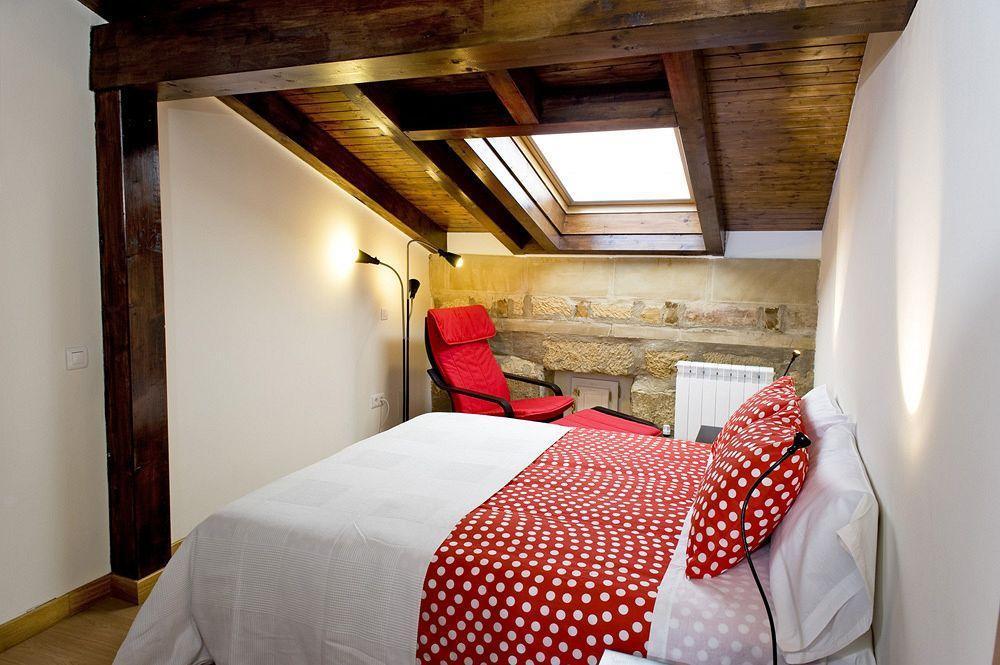 Apartamentos Turisticos Los Zapatos Morados Haro Bagian luar foto