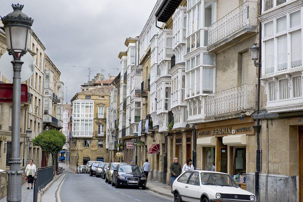Apartamentos Turisticos Los Zapatos Morados Haro Bagian luar foto