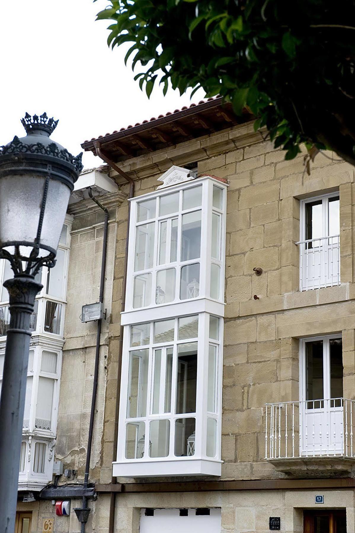 Apartamentos Turisticos Los Zapatos Morados Haro Bagian luar foto